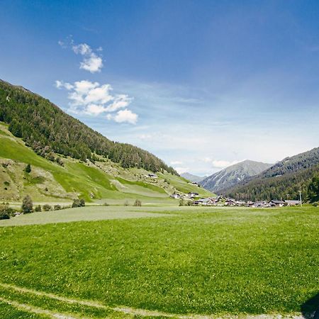 Nedererhof - Zimmer Enzian Mit Gemeinschaftskueche Schmirn Exteriér fotografie