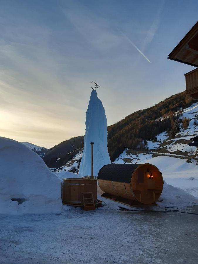 Nedererhof - Zimmer Enzian Mit Gemeinschaftskueche Schmirn Exteriér fotografie